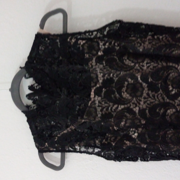 Elegant Cocktail Dress - Picture 3 of 3